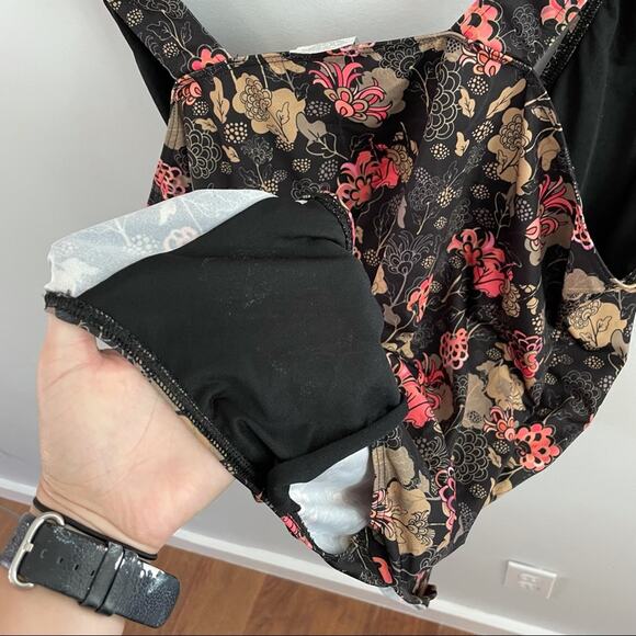 SlipOn | Black Floral Regular Leg Style Flower Swim Swimsuit Bathing Suit US 24 - Picture 8 of 9